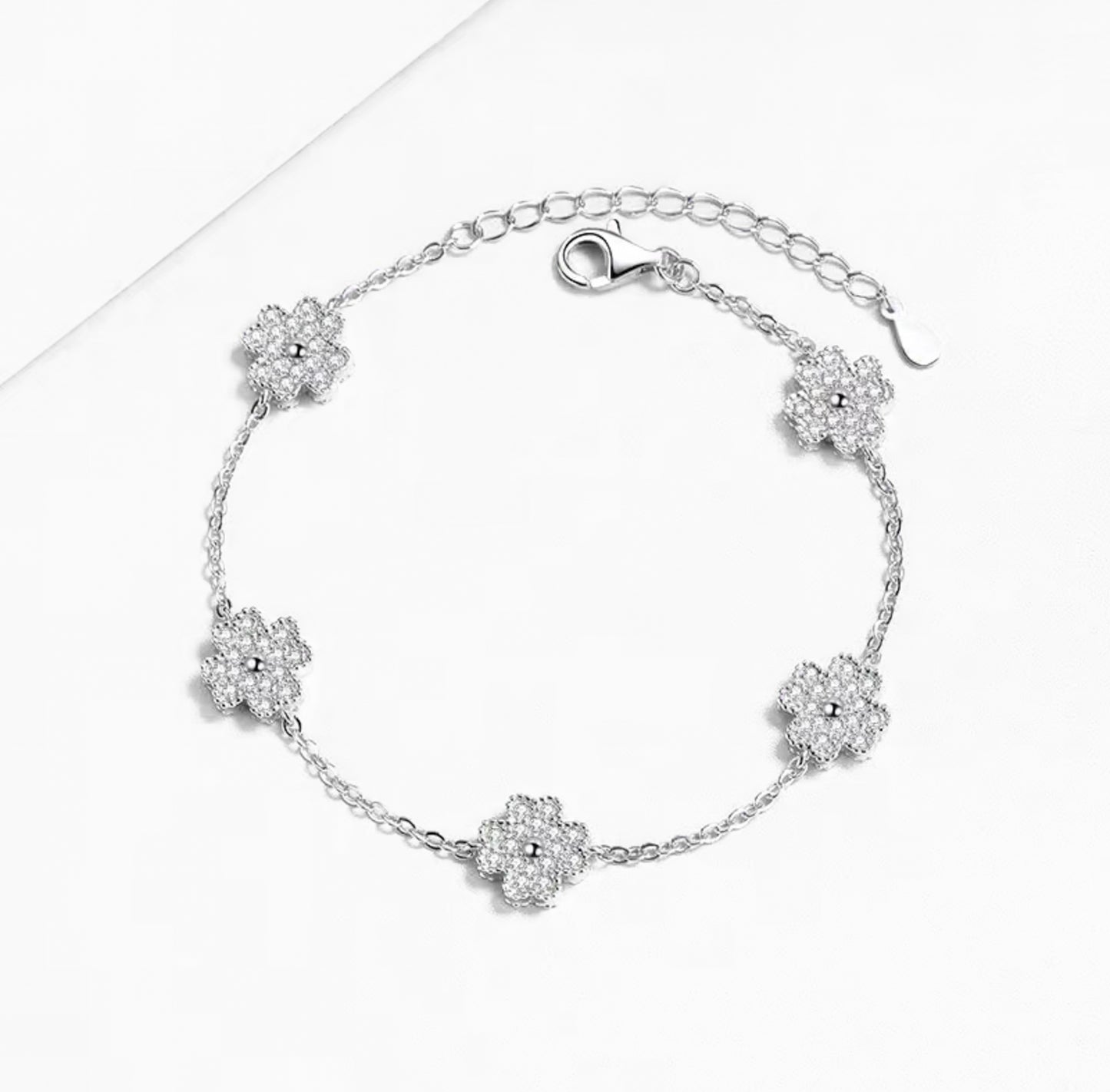 Pulsera de Trébol de 4 hojas moissanitas