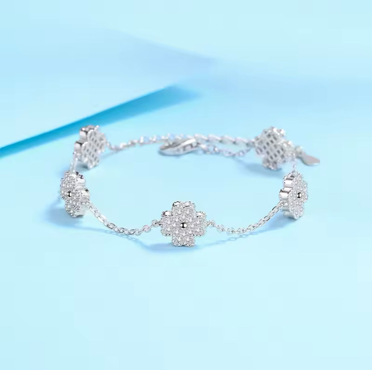 Pulsera de Trébol de 4 hojas moissanitas