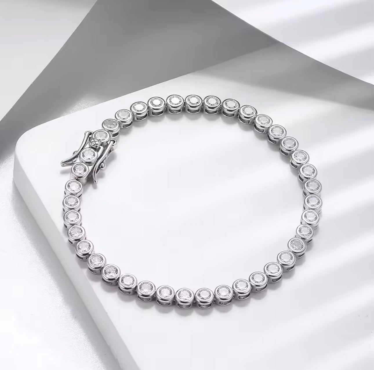 Pulsera con Zirconias Circulares