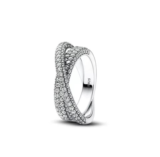 Anillo Pavé de Zirconias entrelazado